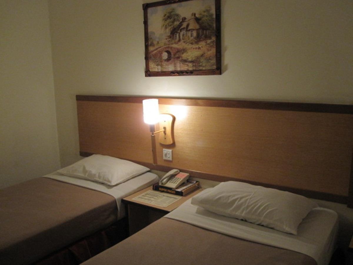 Hotel Sri Sutra - Sungai Buloh Petaling Jaya Luaran gambar